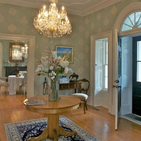 Bed and Breakfast Maplehurst Manor Броквилл Экстерьер фото