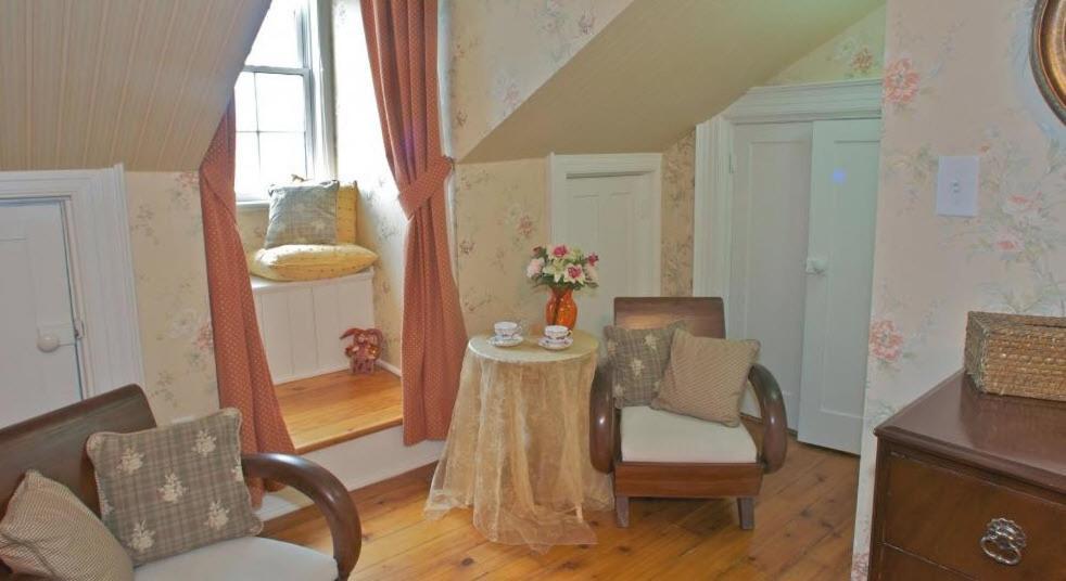 Bed and Breakfast Maplehurst Manor Броквилл Номер фото